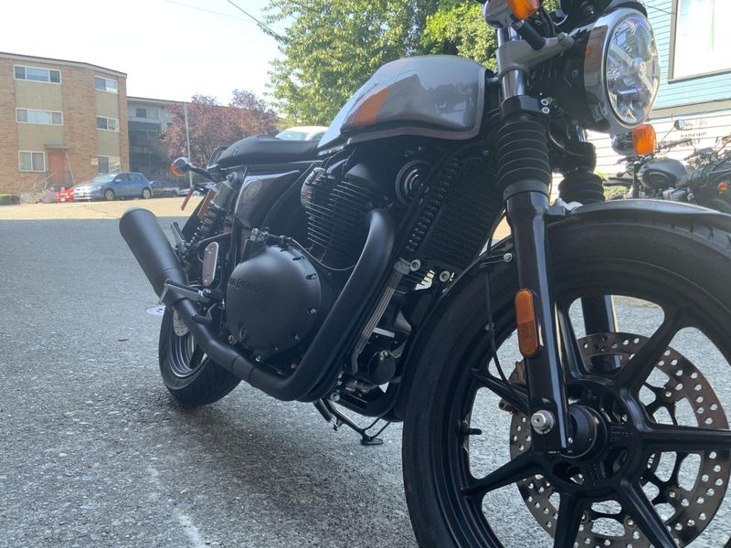 New 2024 Royal Enfield CONTINENTAL GT650 