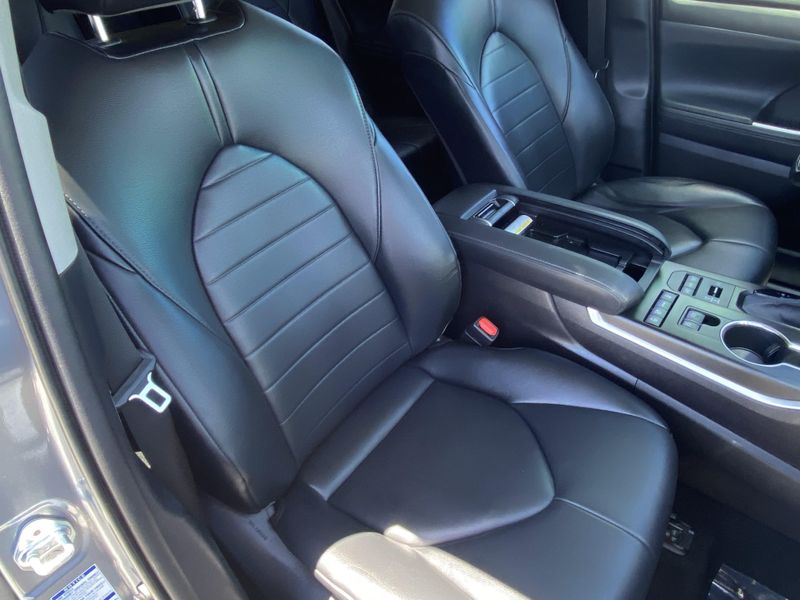 Used 2021 Toyota Highlander XLEImage 11