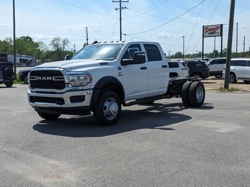2023 RAM 5500 Chassis Tradesman in a Bright White Clear Coat exterior color and Diesel Gray/Blackinterior. Johnson Dodge 601-693-6343 pixelmotiondemo.com 