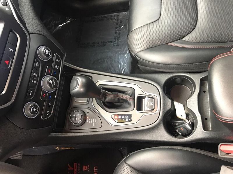 Used 2022 Jeep Cherokee TrailhawkImage 11