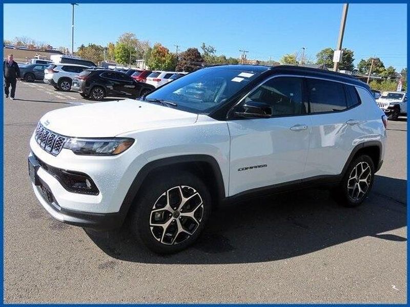 2025 Jeep Compass LimitedImage 1