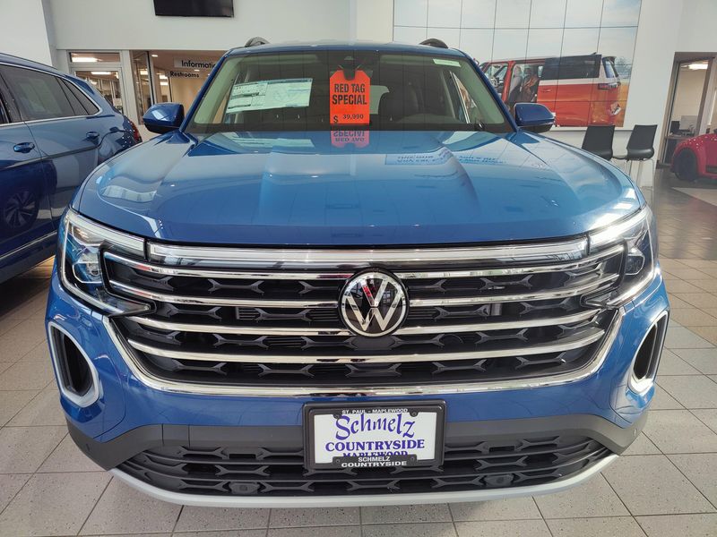 Used 2025 Volkswagen Atlas SE AWD w/TechnologyImage 2