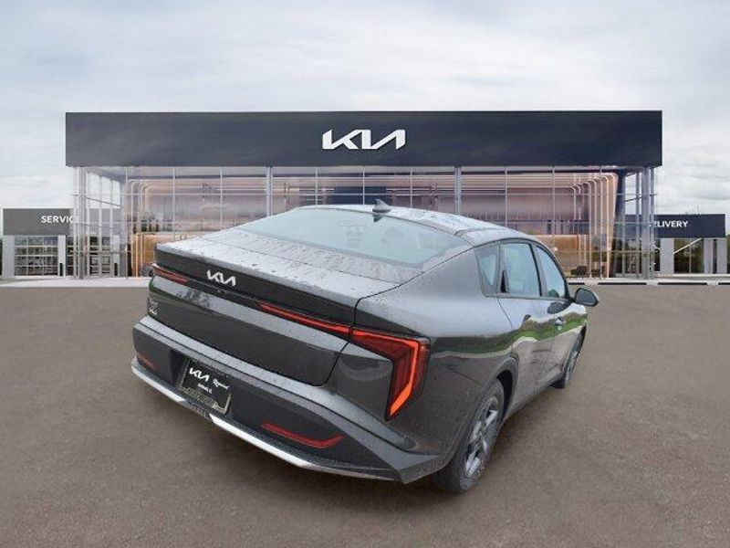 New 2026 Kia K4 LXSImage 4