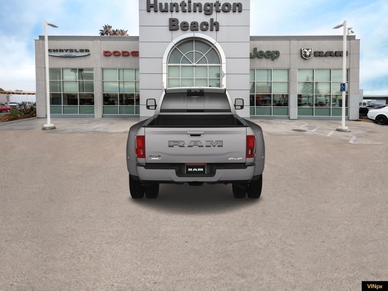 2025 RAM 3500 Longhorn Crew Cab 4x4 DuallyImage 6