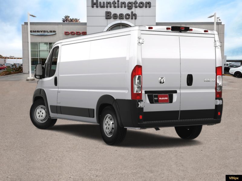 2024 RAM ProMaster 2500 Low Roof 136 WBImage 5
