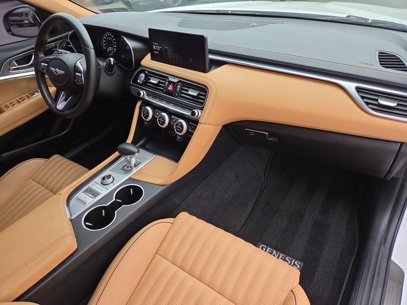 2022 Genesis G70 2.0T photo 18