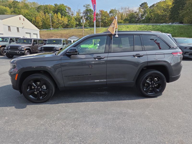 2023 Jeep Grand Cherokee Altitude X photo 6