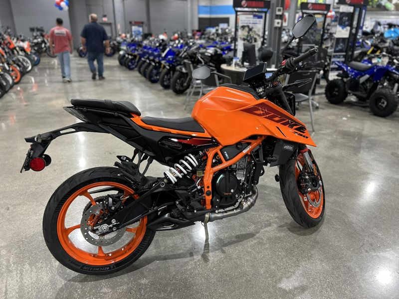 New 2025 KTM 390 DUKE Image 16