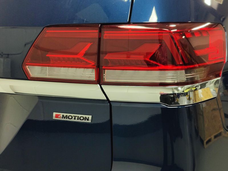Used 2022 Volkswagen Atlas V6 AWD SE w/Technology/SunroofImage 4