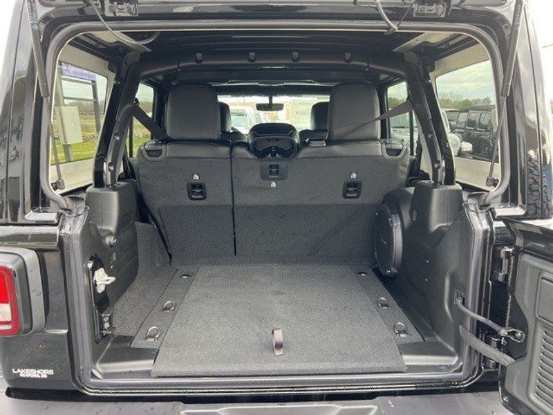 2023 Jeep Wrangler 4-door Rubicon 4x4Image 17