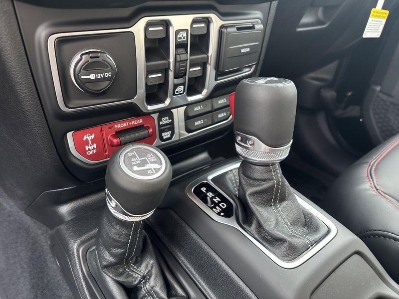 New 2026 Jeep Wrangler 4-door Rubicon XImage 25