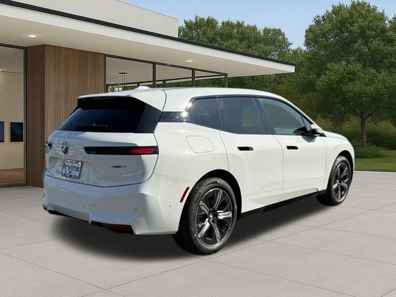 New 2026 BMW iX xDrive45Image 8
