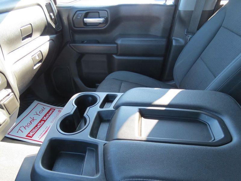 2019 Chevrolet Silverado 1500 Custom Trail Boss 4x4 4dr Crew Cab 5.8 ft. SB in a Red exterior color and Grayinterior. Militello Motors ​507-200-4344 militellomotors.net 