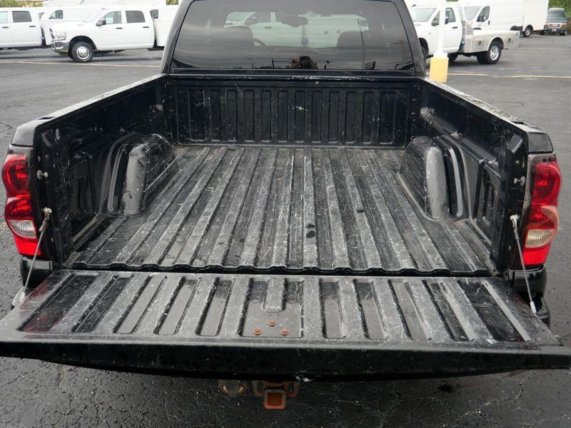 2004 Chevrolet Silverado 1500 SSImage 14