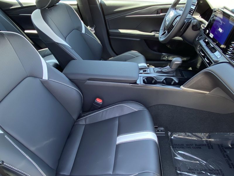 New 2025 Toyota Camry SEImage 10