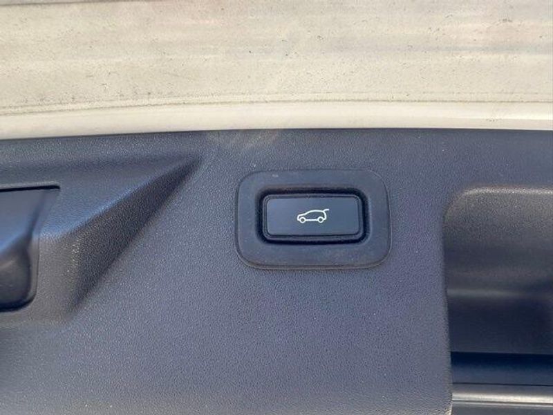 2020 Land Rover Discovery Sport SE