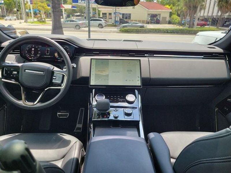 2023 Land Rover Range Rover Sport SE photo 13