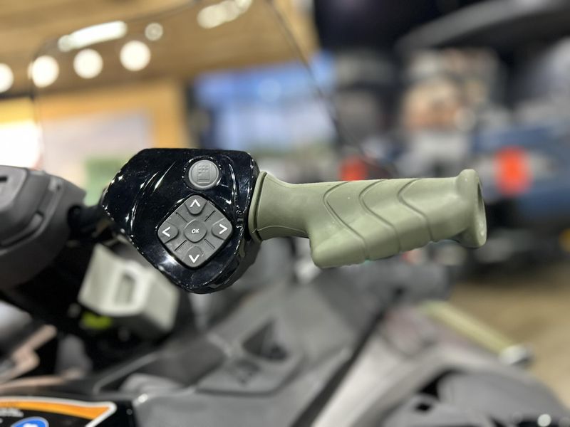 2025 Sea-Doo FISHPRO APEX 300 (SOUND SYSTEM) Image 19
