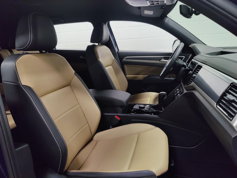 Used 2023 Volkswagen Atlas Cross Sport V6 AWD SE w/Technology & TowImage 5