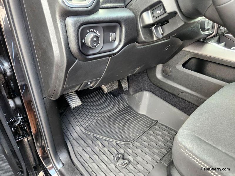 New 2025 RAM 3500 Big Horn Crew Cab 4x4 8