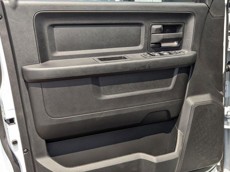 2023 RAM 3500 Tradesman Crew Cab Chassis 4x4 60