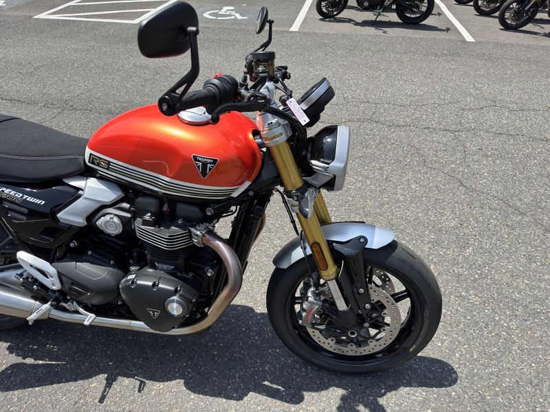 2025 Triumph Speed Twin RS 1200 - BAJA ORANGE - SAPPHIRE BLACK 