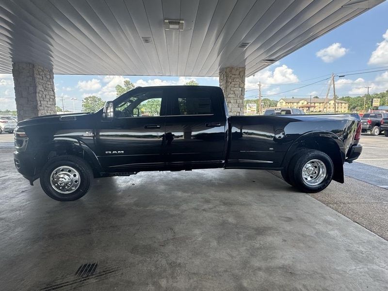 2025 RAM 3500 Limited Longhorn Crew Cab 4x4 8