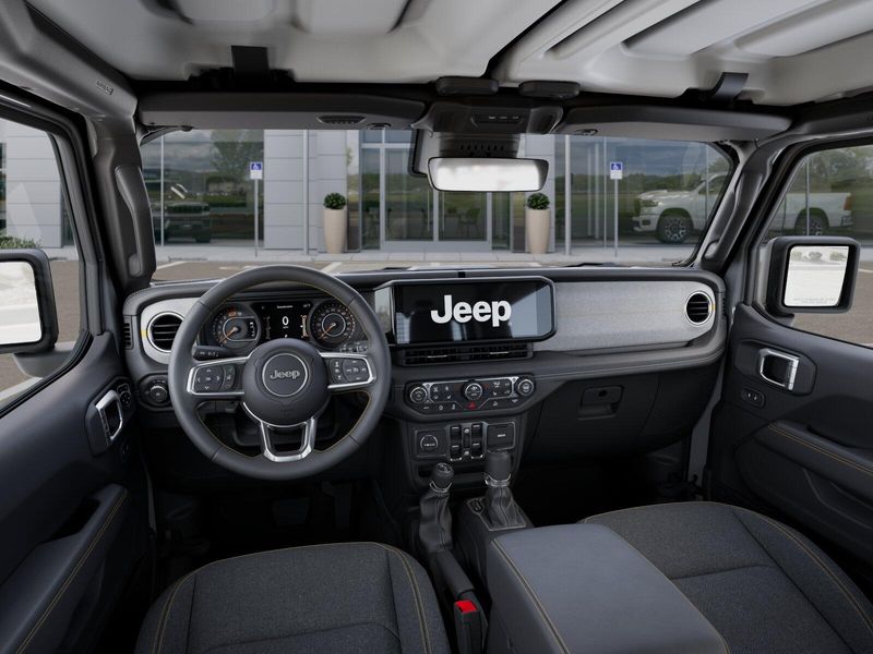 New 2025 Jeep Wrangler 4-door SaharaImage 24