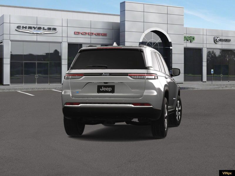 2024 Jeep Grand Cherokee 4xe photo 14