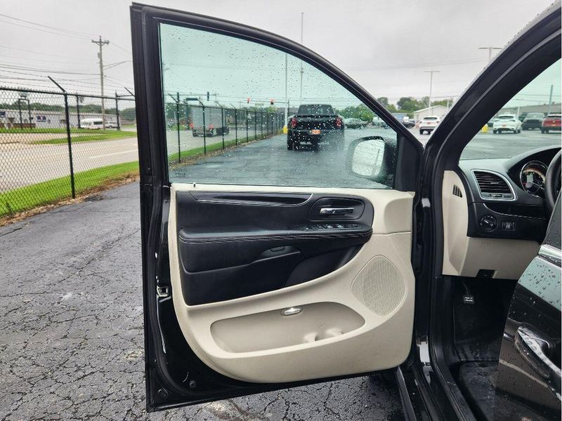 Used 2019 Dodge Grand Caravan SXT