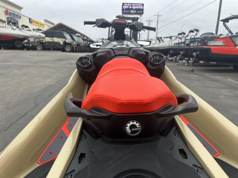 2025 SEADOO RXTX 325 WITH SOUND SYSTEM METALLIC TAN AND LAVA RED Image 13