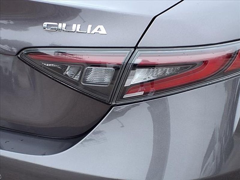 2025 Alfa Romeo Giulia RwdImage 8