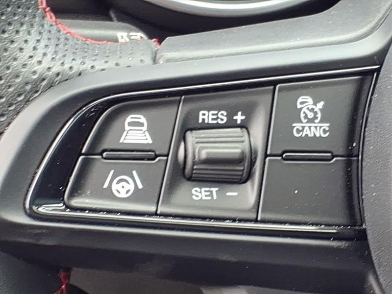 Used 2023 Alfa Romeo Giulia EstremaImage 17