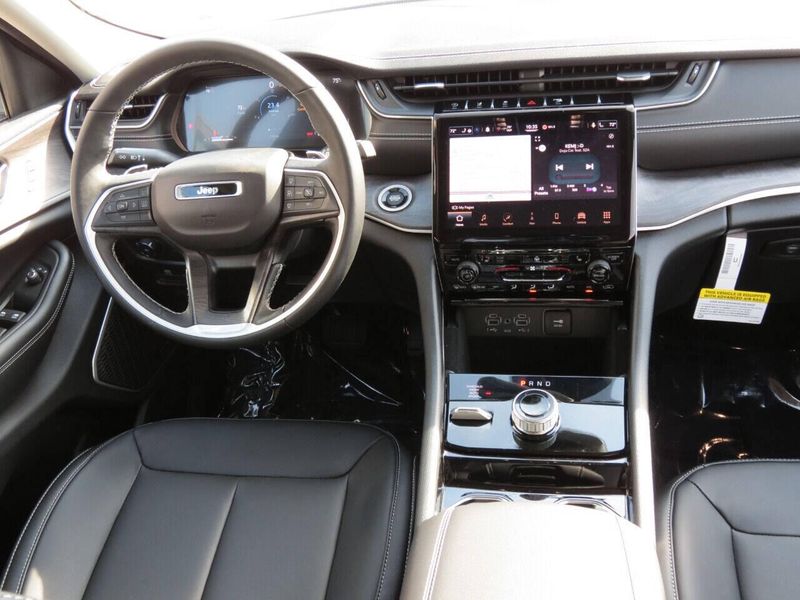 2021 Jeep Grand Cherokee L Limited 4x4 4dr SUVImage 31