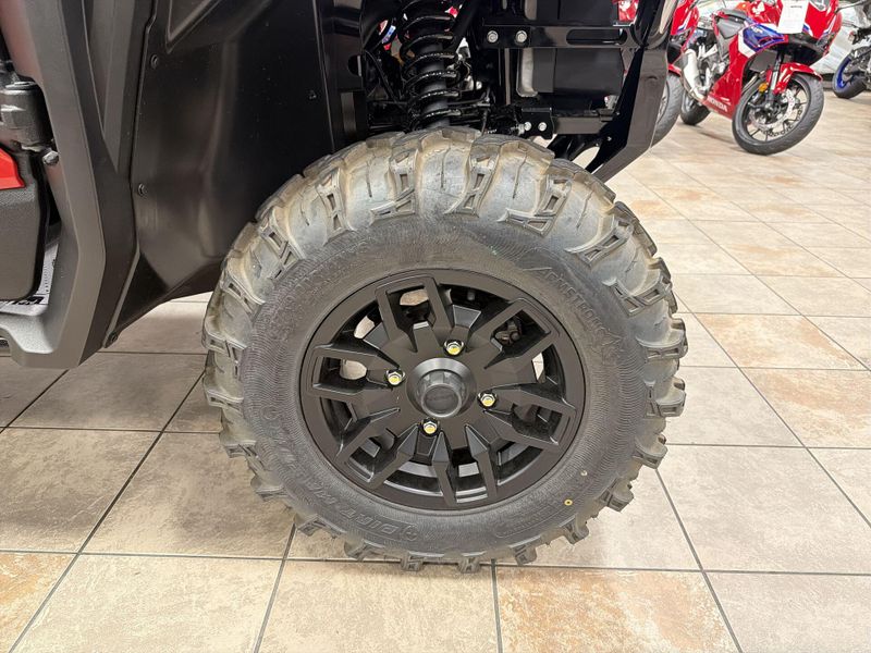 New 2025 Honda PIONEER 1000-6 DLX CREW Image 19