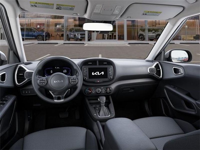 2025 Kia Soul LXImage 14