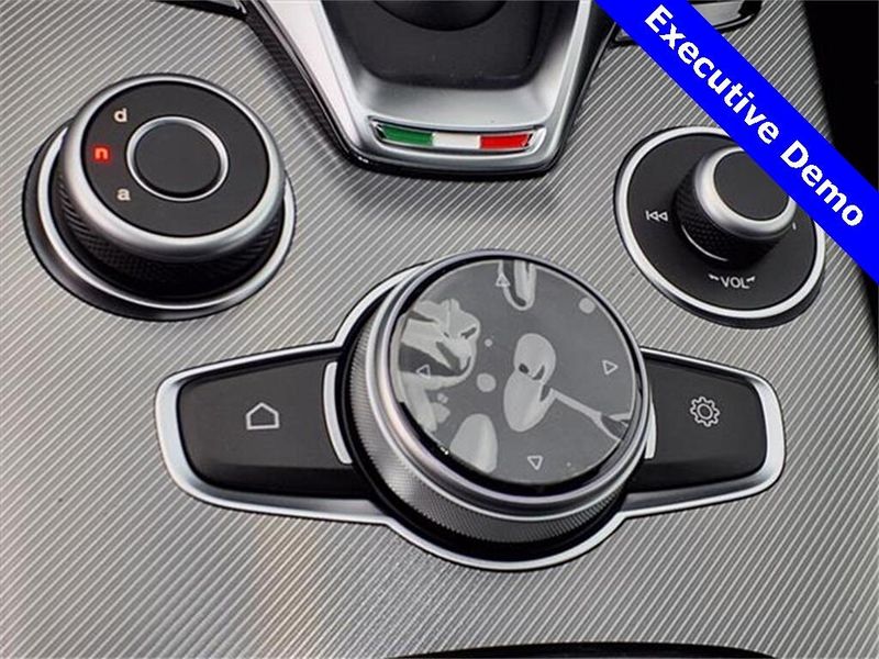 2025 Alfa Romeo Stelvio Image 23