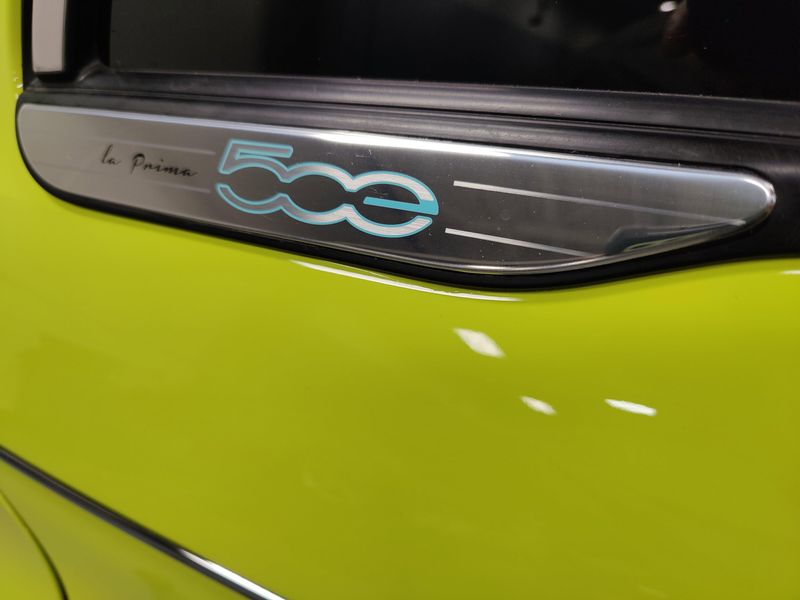 New 2025 Fiat 500e IconaImage 4