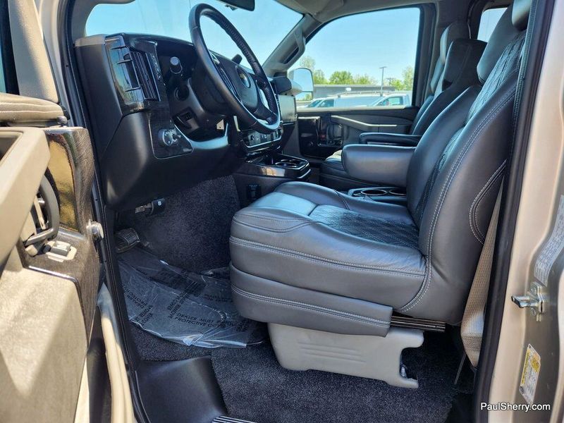 2023 Chevrolet Express Cargo Image 20