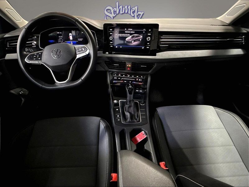 Used 2025 Volkswagen Jetta SE w/SunroofImage 10