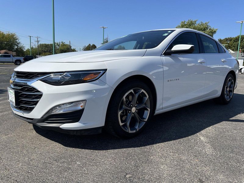 2023 Chevrolet Malibu 1LT photo 3