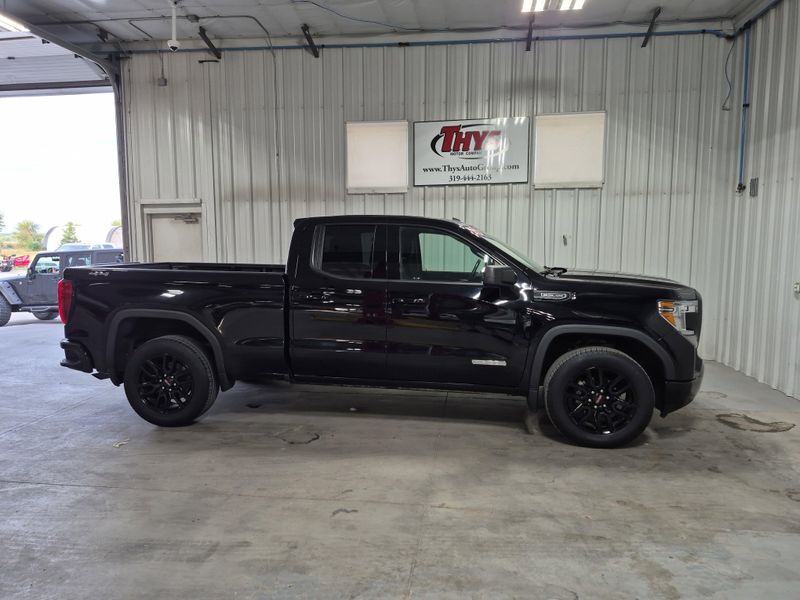 Used 2021 GMC Sierra 1500 ElevationImage 1