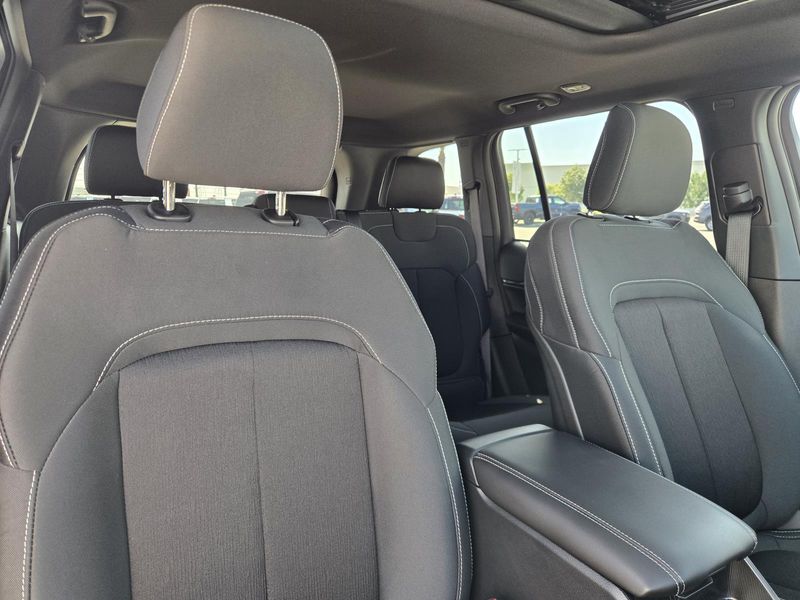 New 2026 Jeep Grand Cherokee Laredo X 4x4