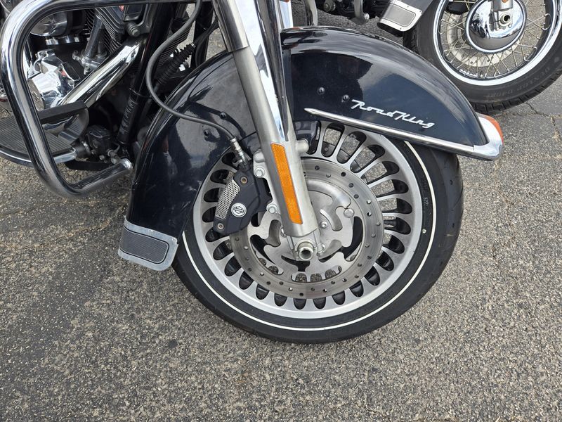 USED 2013 HARLEY ROAD KING Image 17