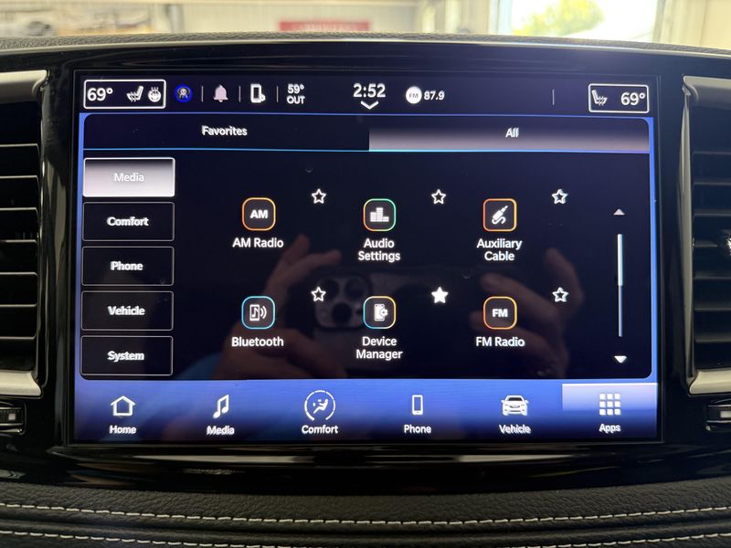 Used 2024 Chrysler Pacifica Touring LImage 29