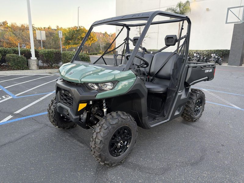 New 2025 Can-Am DEFENDER DPS HD9 Image 13