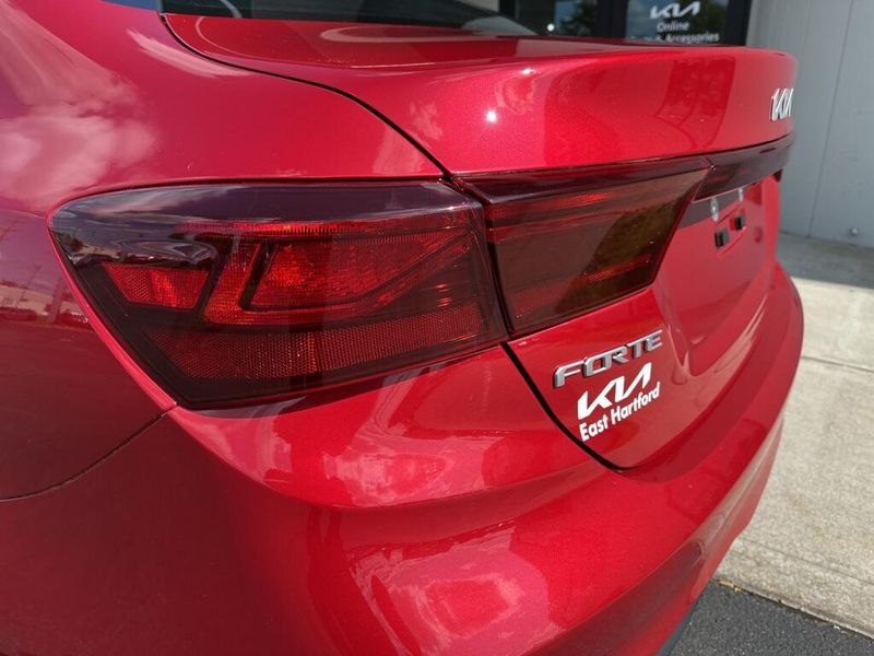 2022 Kia Forte LXSImage 9