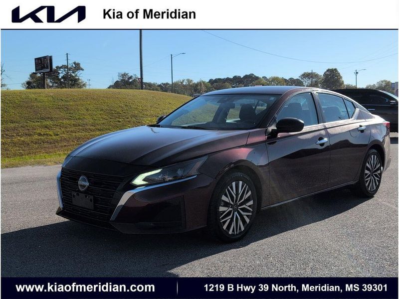 Used 2024 Nissan Altima 2.5 SVImage 1