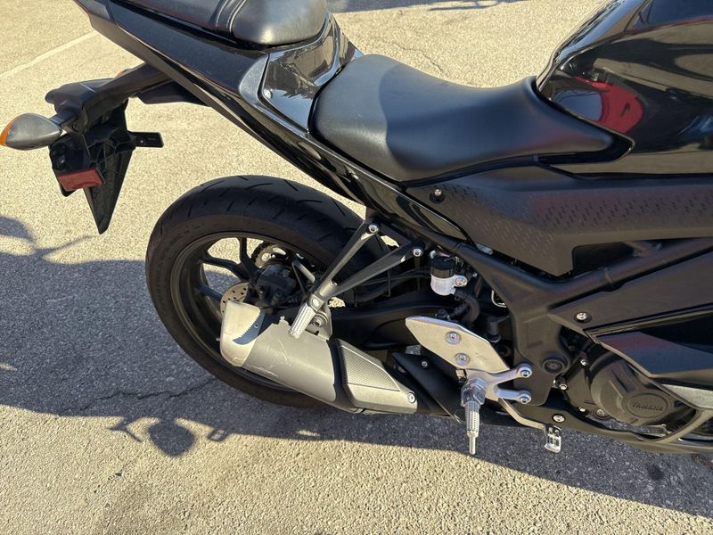 Used 2023 Yamaha YZF-R3 ABS Image 14