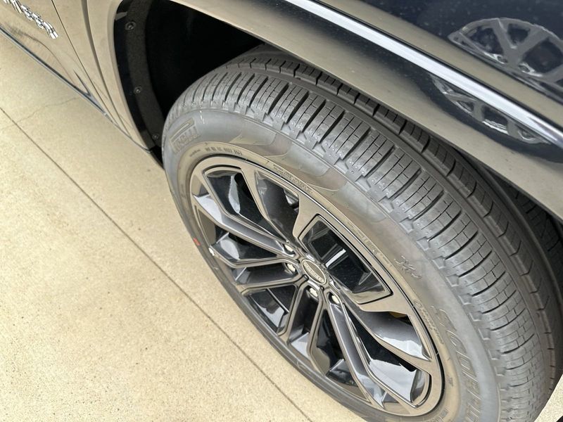 2023 Grand Wagoneer Obsidian 4X4Image 4